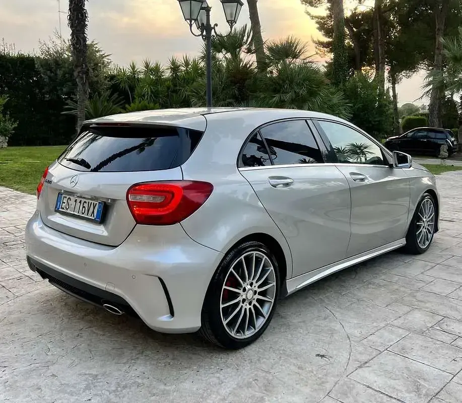Usata Mercedes A180 Premium 109 CV (80 kW) 2013 Utilitaria