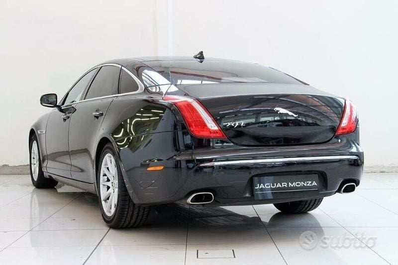 Usata Jaguar XJ 340 CV (250 kW) 2012 Nero Berlina