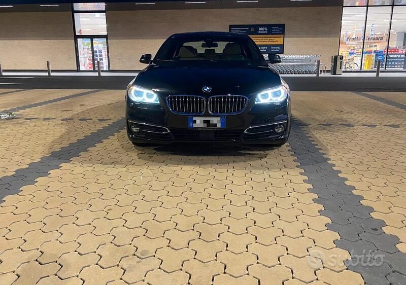 Nero Usata 2015 BMW 535 Luxury Line Tre volumi | 21.000 € (Cara) - Immagine 1/4