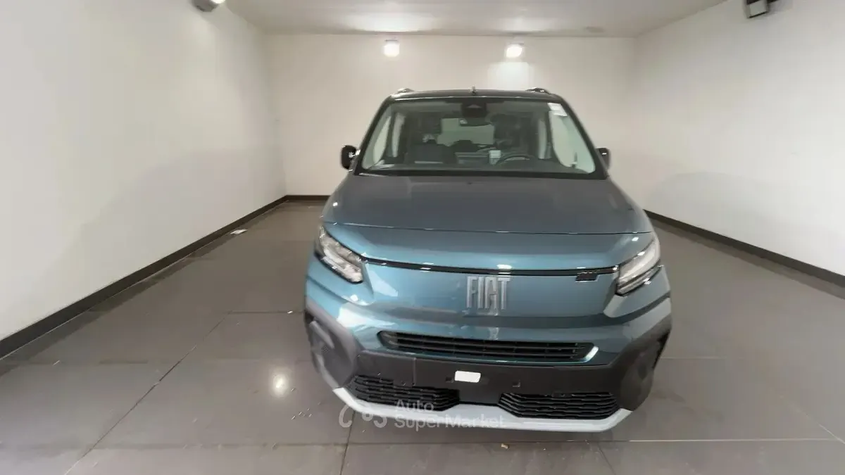 Nuova Fiat Qubo Trekking 102 CV (75 kW) 2026 Blu Monovolume