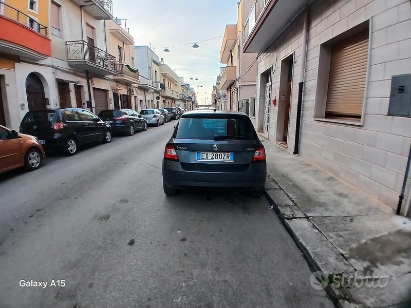 Usata Skoda Fabia Style 75 CV (55 kW) 2015 Grigio Berlina