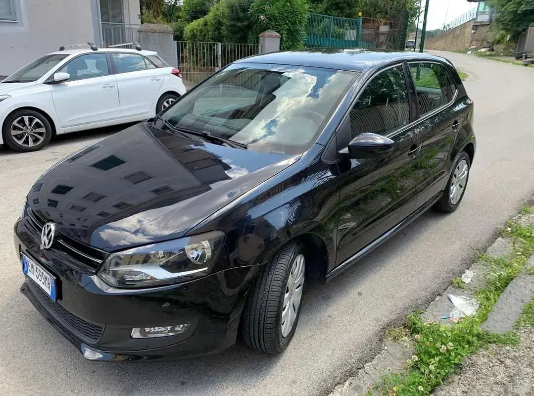 Begagnad VW Polo Comfortline 75 HK (55 kW) 2012 Svart Halvkombi