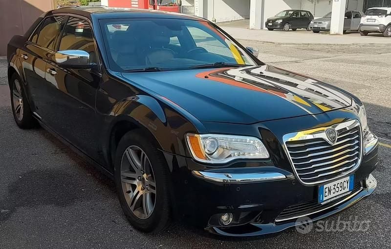 Usata Lancia Thema Platinum 239 CV (175 kW) 2012 Nero Berlina