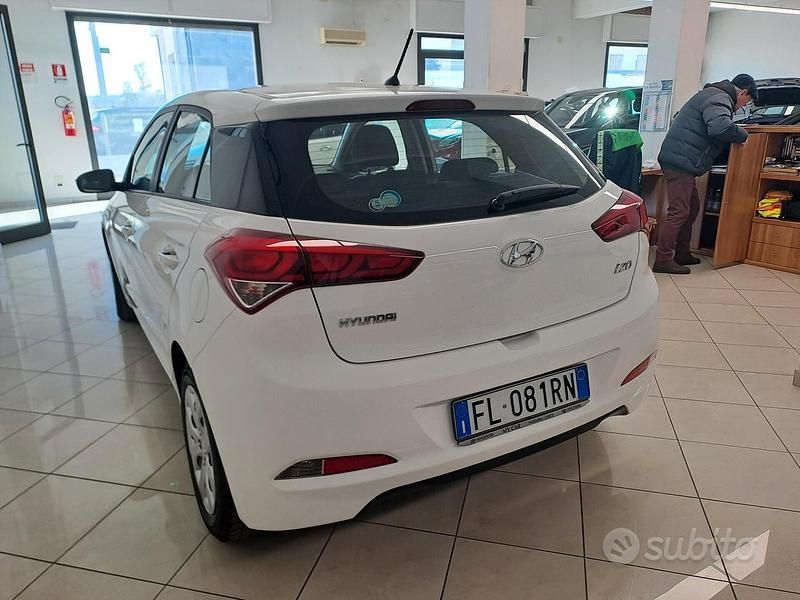 Usata Hyundai i20 Classic 84 CV (61 kW) 2017 Bianco Berlina