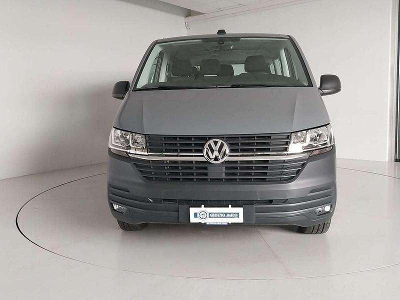 Usata VW Caravelle Trendline 150 CV (110 kW) 2023 Grigio Furgone