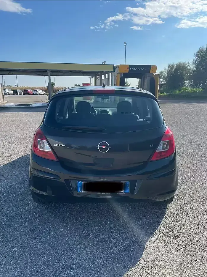 Usata Opel Corsa 80 CV (58 kW) 2006 Nero Utilitaria