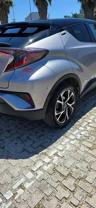 Usata Toyota C-HR Style 98 CV (72 kW) 2016 Argento SUV