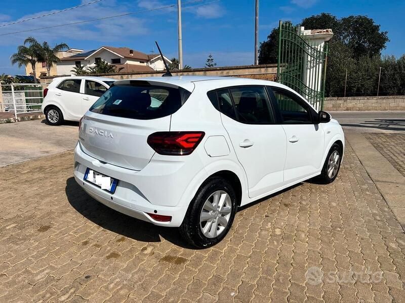 Usata Dacia Sandero Expression 66 CV (48 kW) 2024 Bianco Utilitaria
