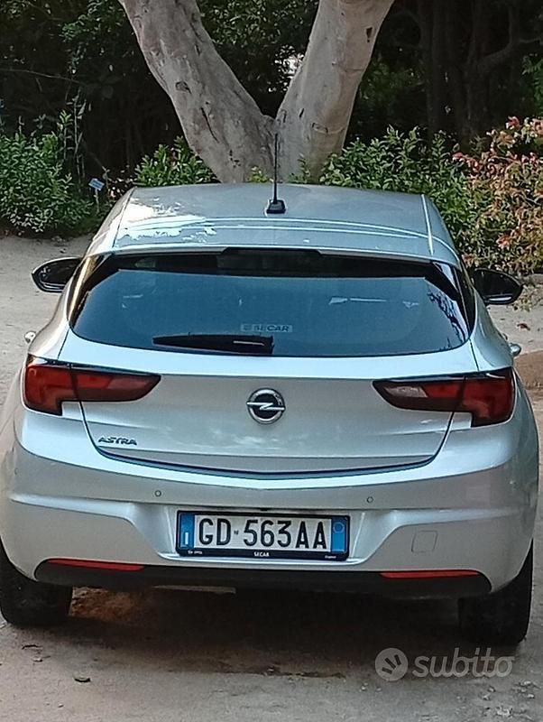 Usata Opel Astra GS Line 122 CV (89 kW) 2020 Argento Berlina