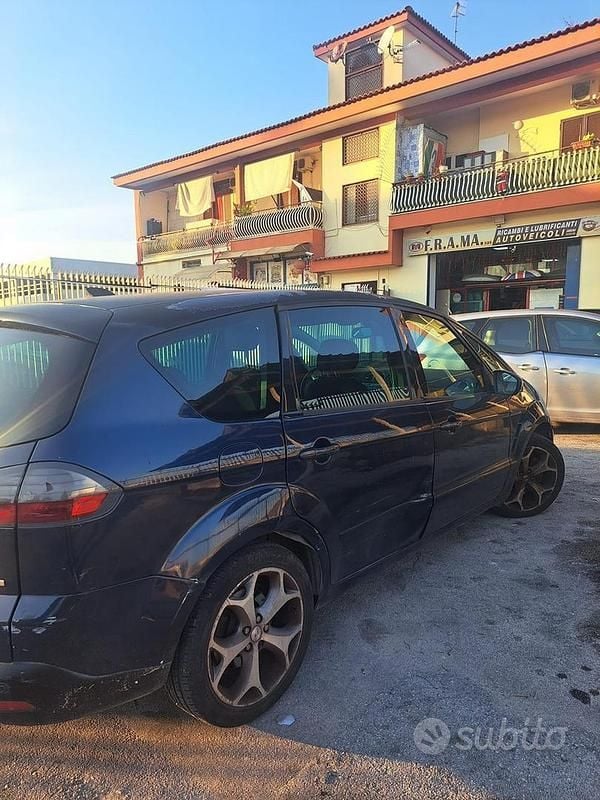 Usata Ford S-MAX Titanium 145 CV (106 kW) 2006 Blu Monovolume