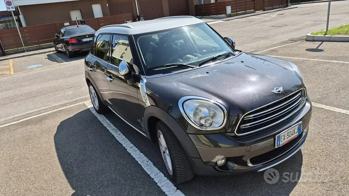 Usata Mini Cooper Countryman 111 CV (81 kW) 2014 Marrone SUV