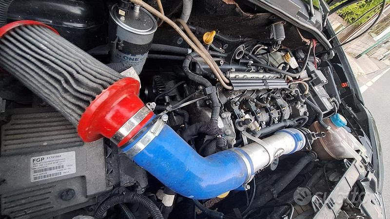 Usata Fiat Grande Punto 90 CV (66 kW) 2006 Grigio Utilitaria