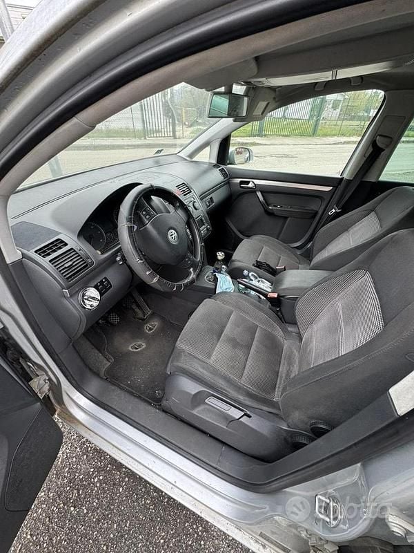 Usata VW Touran 2004 Grigio Monovolume