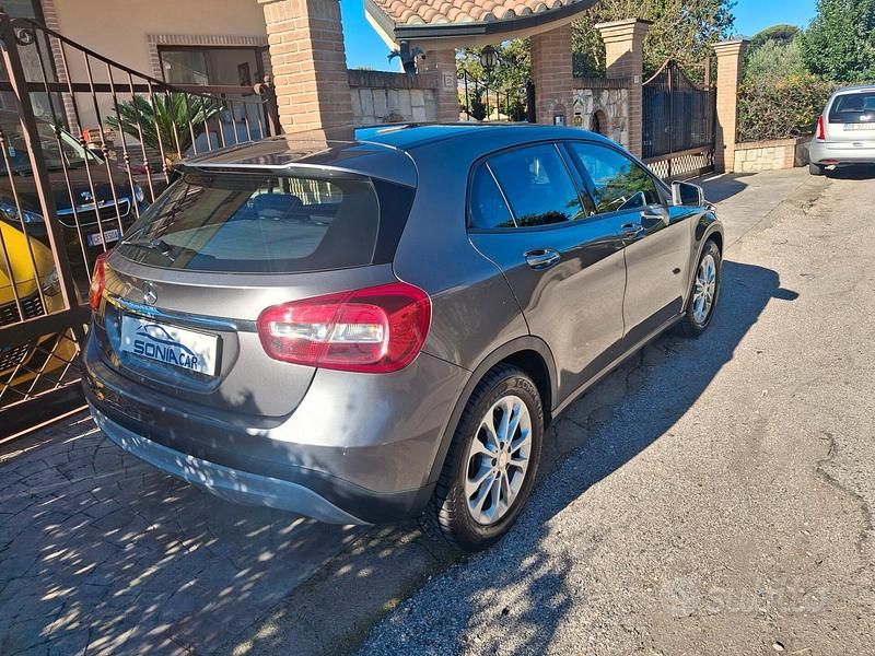 Usata Mercedes GLA180 Executive 109 CV (80 kW) 2015 Grigio SUV