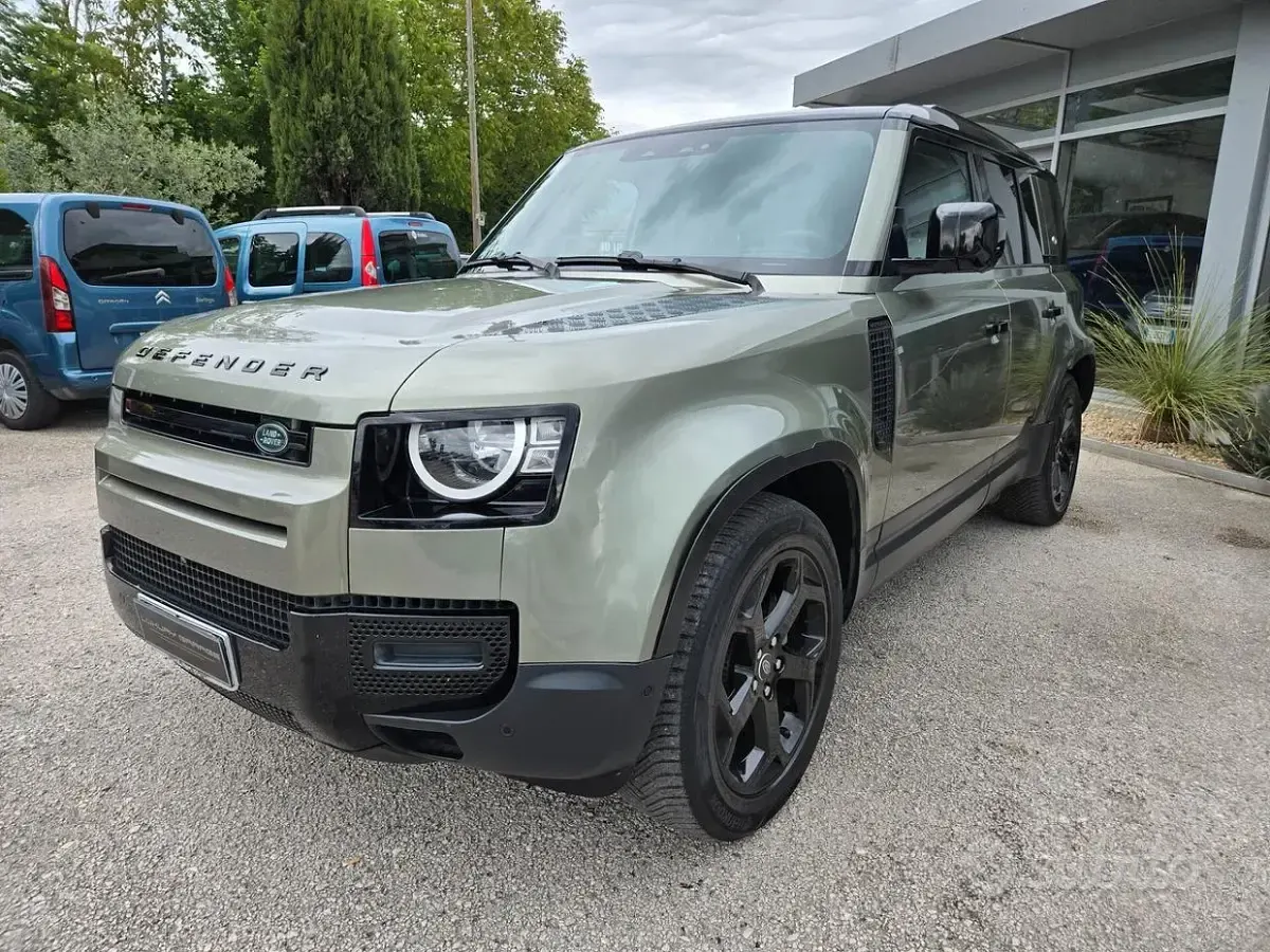 Usata Land Rover Defender HSE 200 CV (147 kW) 2020 Verde SUV
