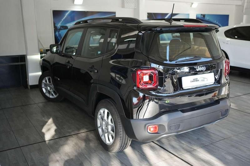 Usata Jeep Renegade Altitude 131 CV (96 kW) 2024 Solid black SUV
