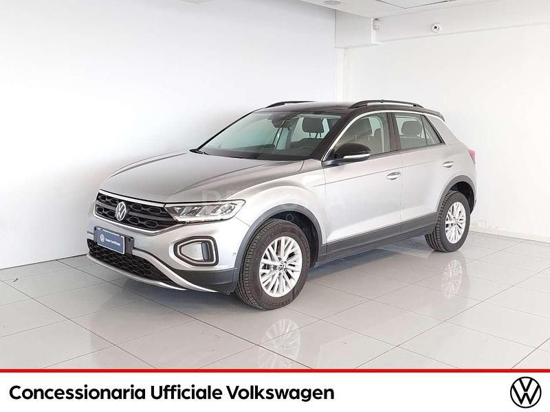 Pyrit silver / nero Usata 2023 VW T-Roc Life SUV | 22.800 € (Ottimo prezzo) - Immagine 1/3