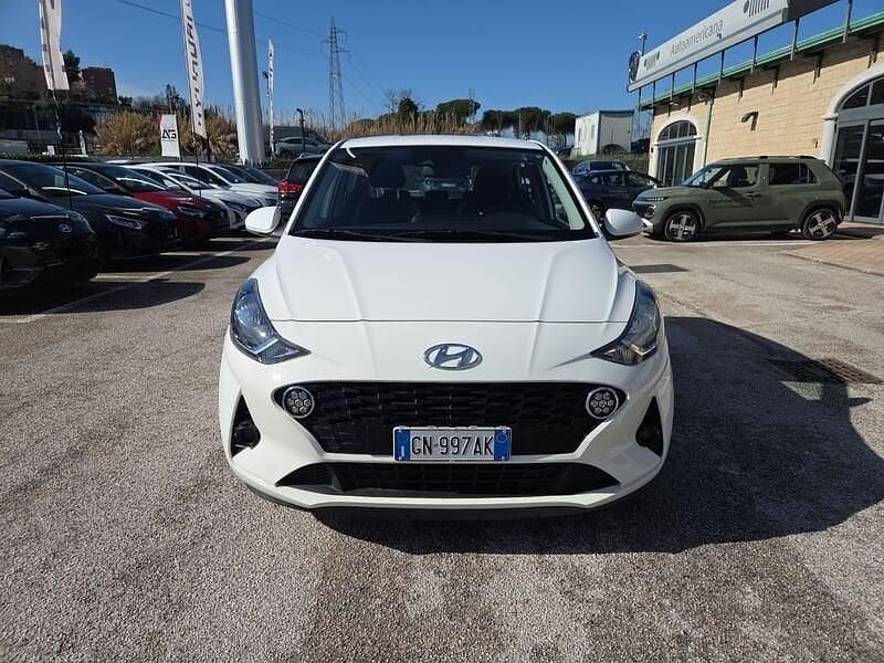 Usata Hyundai i10 67 CV (49 kW) 2023 Bianco Utilitaria