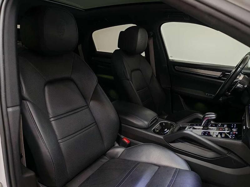 Usata Porsche Cayenne Platinum Edition 340 CV (250 kW) 2022 Beige SUV