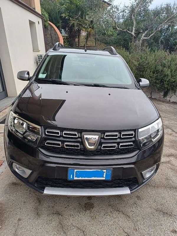 Usata Dacia Sandero Acces 90 CV (66 kW) 2019 Nero Berlina