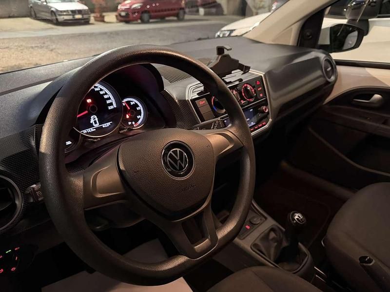 Usata VW up! Move 65 CV (47 kW) 2022 Bianco Utilitaria