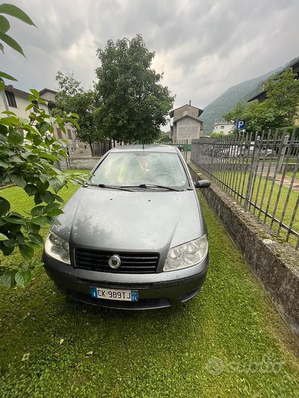 Usata Fiat Punto 60 CV (44 kW) 2004 Grigio Utilitaria