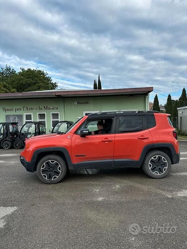 Usata Jeep Renegade Trailhawk 170 CV (125 kW) 2014 Arancione SUV