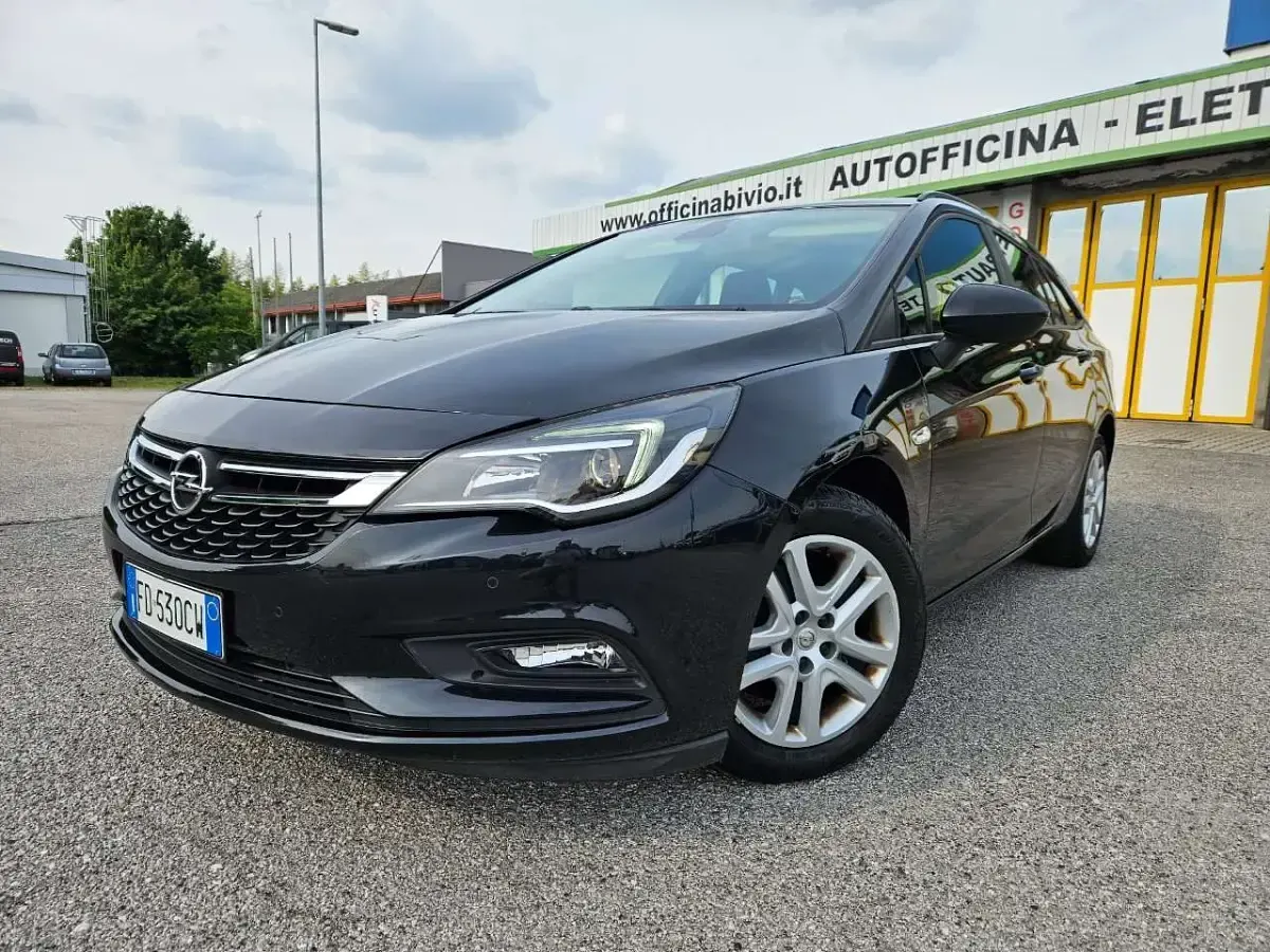 Usata Opel Astra Business 110 CV (80 kW) 2016 Nero Station wagon