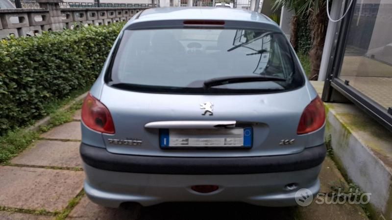 Usata Peugeot 206 88 CV (64 kW) 2004 Utilitaria