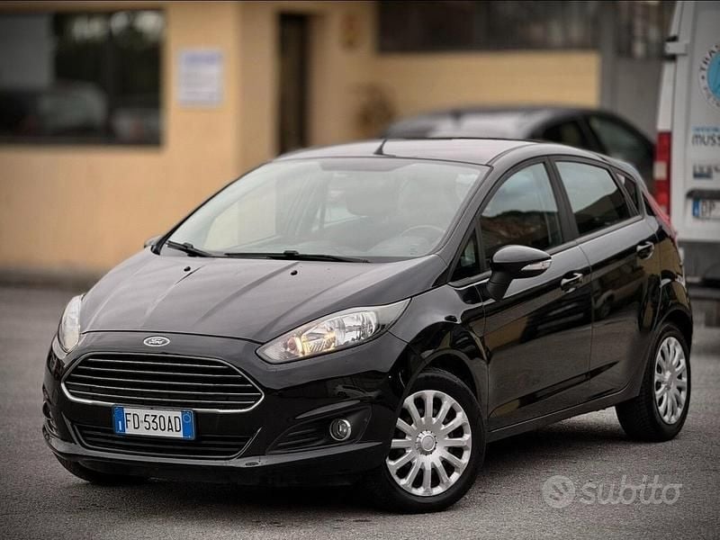 Usata Ford Fiesta 75 CV (55 kW) 2016 Nero Berlina