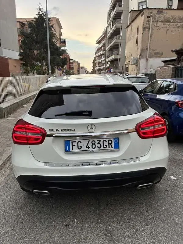 Usata Mercedes GLA200 136 CV (100 kW) 2016 SUV