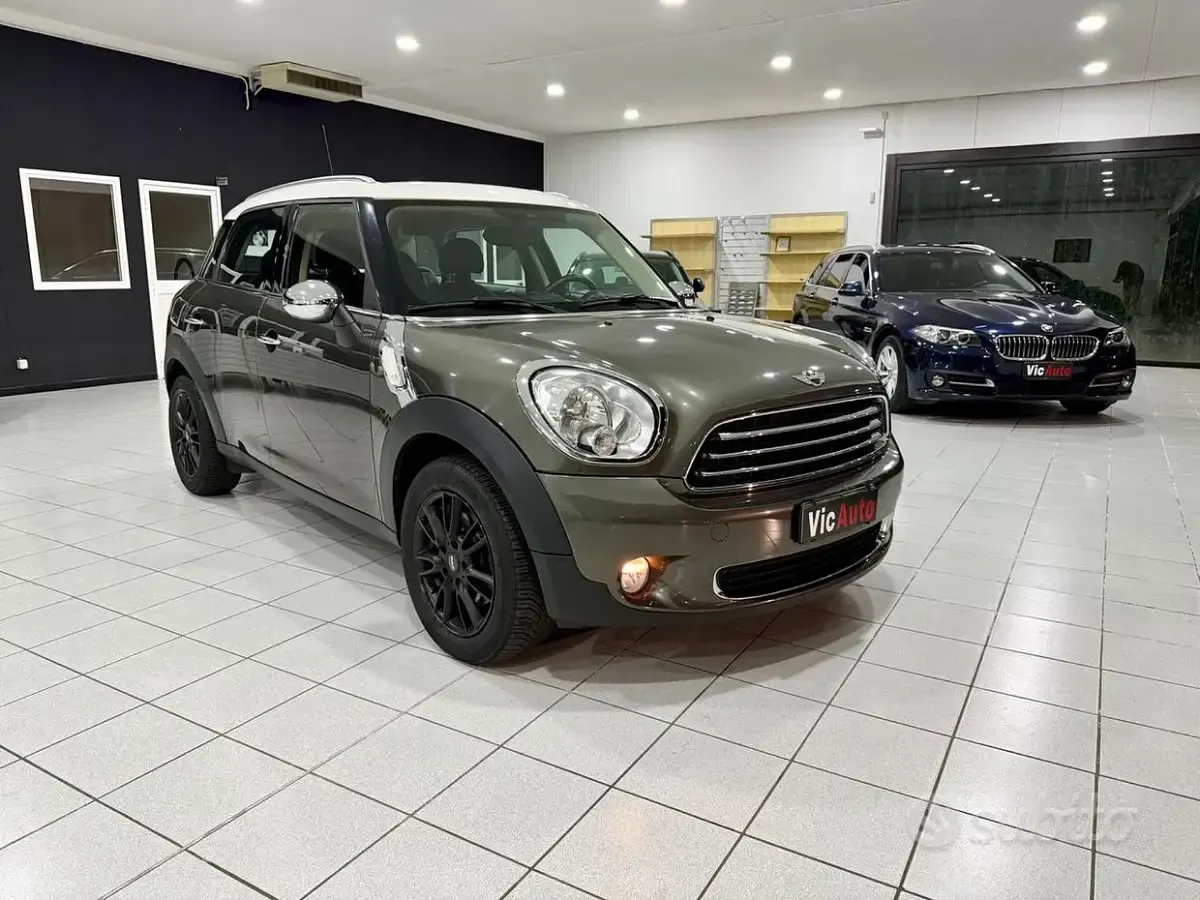 Usata Mini Cooper D Countryman Business 90 CV (66 kW) 2014 Verde SUV