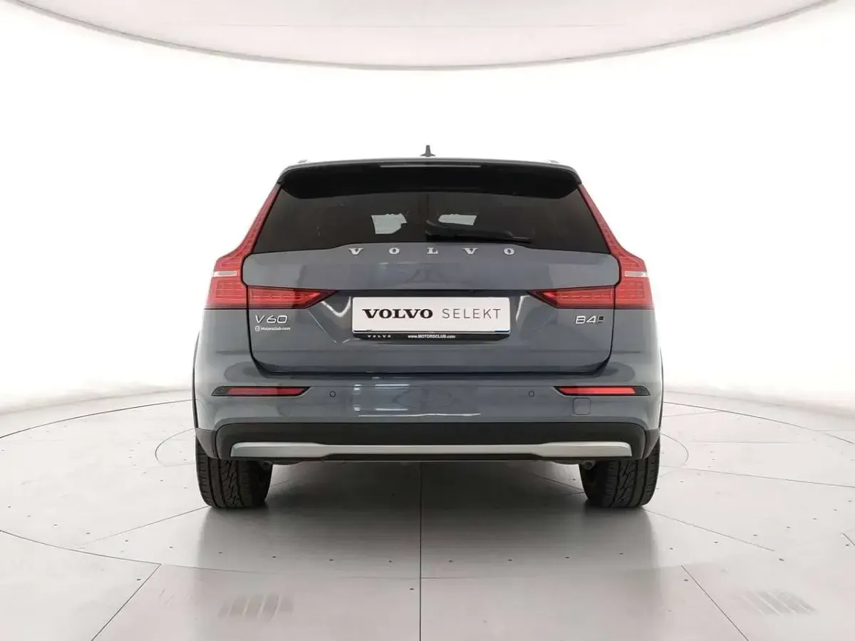 Usata Volvo V60 CC Plus 197 CV (144 kW) 2023 Grigio Station wagon
