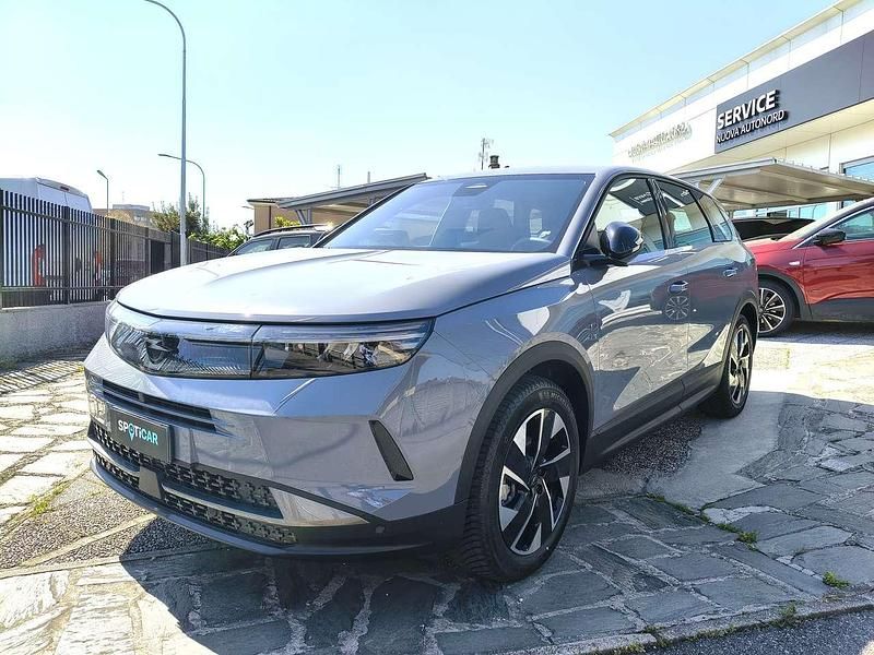 Nuova Opel Grandland X Edition 136 CV (100 kW) 2026 Grafik grey SUV