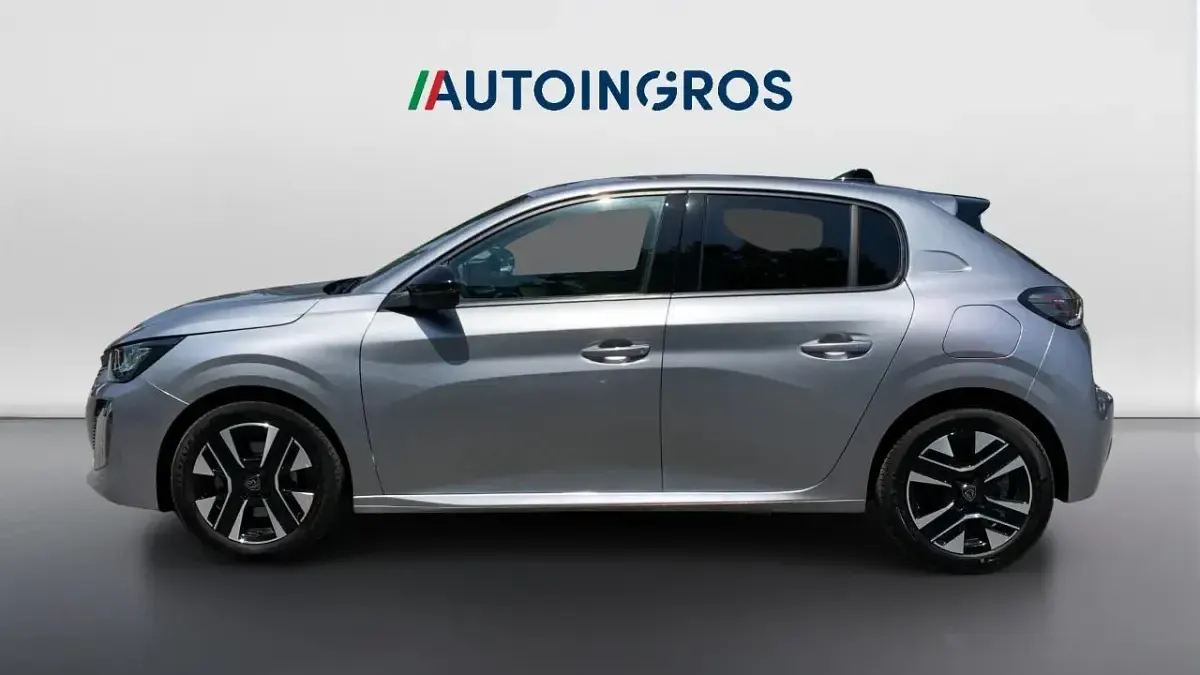 Usata Peugeot 208 Allure 101 CV (74 kW) 2024 Grigio Utilitaria