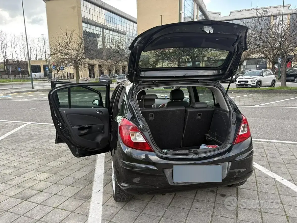 Usata Opel Corsa 86 CV (63 kW) 2012 Blu Utilitaria