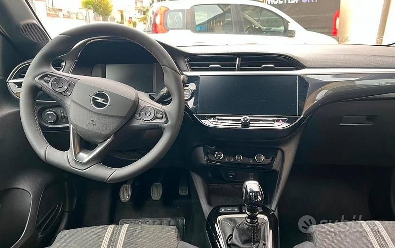Usata Opel Corsa 100 CV (73 kW) 2024 Bianco Utilitaria