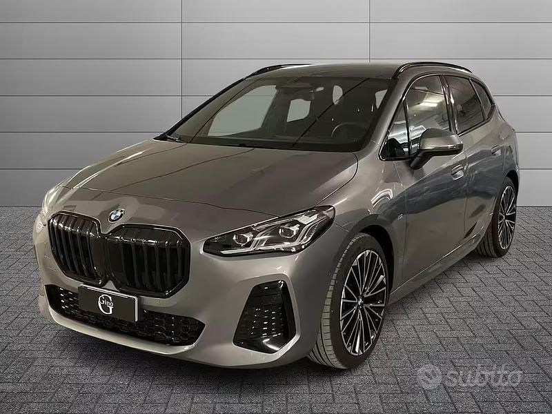 Begagnad BMW 218 Performance 150 HK (110 kW) 2025 Grå Kombi