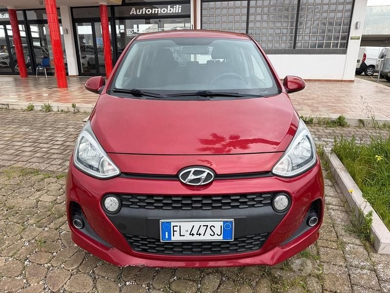Usata Hyundai i10 Style 66 CV (48 kW) 2017 Rosso Utilitaria