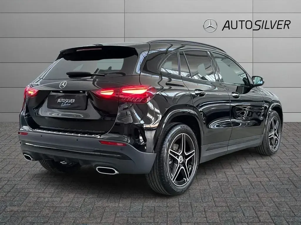 Nuova Mercedes GLA200 Advanced Plus 150 CV (110 kW) 2025 Nero / metallizzato SUV