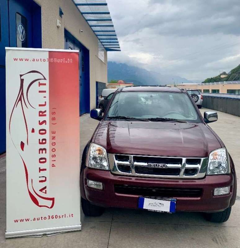 Bordeaux metallizzato Usata 2006 Isuzu D-Max Pick-up | 8900 € (Super prezzo) - Immagine 1/4