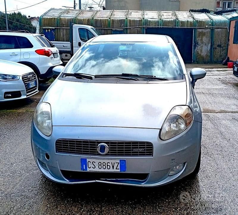 Usata Fiat Grande Punto Active 75 CV (55 kW) 2006 Grigio Utilitaria