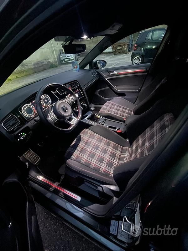 Usata VW Golf VII GTI 245 CV (180 kW) 2018 Grigio Utilitaria