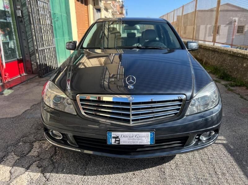 Usata Mercedes C220 170 CV (125 kW) 2009 Grigio Berlina