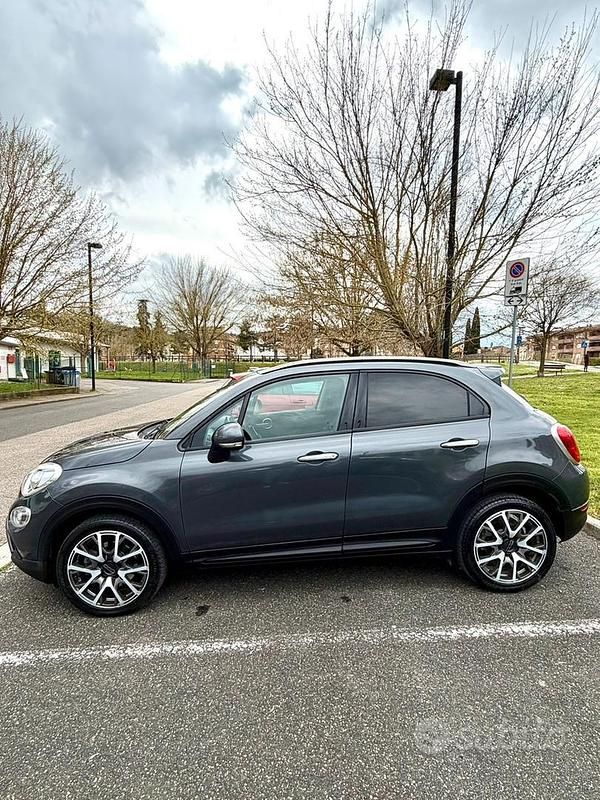 Usado Fiat 500 Cross 120 CV (88 kW) 2018 Gris Familiar