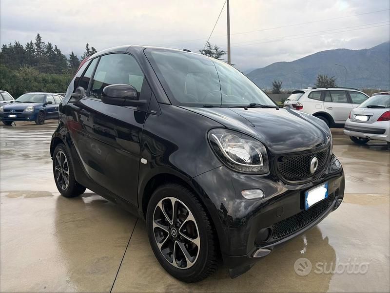 Nero Usata 2016 Smart ForTwo Cabrio Cabrio | 11.000 € (Buon prezzo) - Immagine 1/4