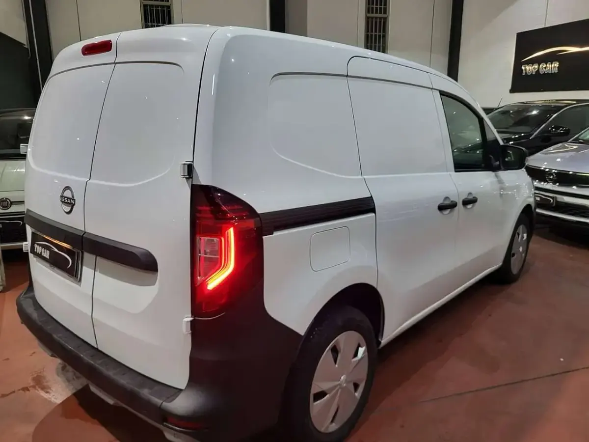 Usata Nissan Townstar 131 CV (96 kW) 2023 Bianco Furgone