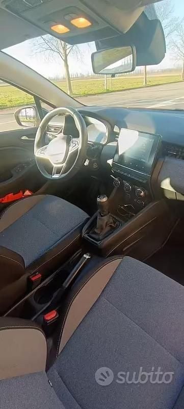 Usado Renault Clio V 101 CV (74 kW) 2024 Utilitario