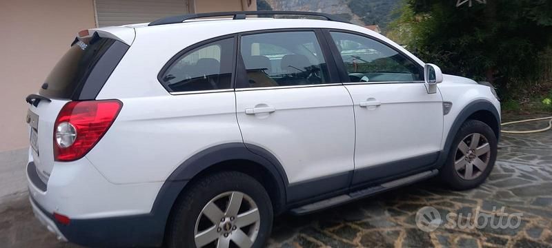 Usata Chevrolet Captiva 127 CV (93 kW) 2010 Bianco SUV
