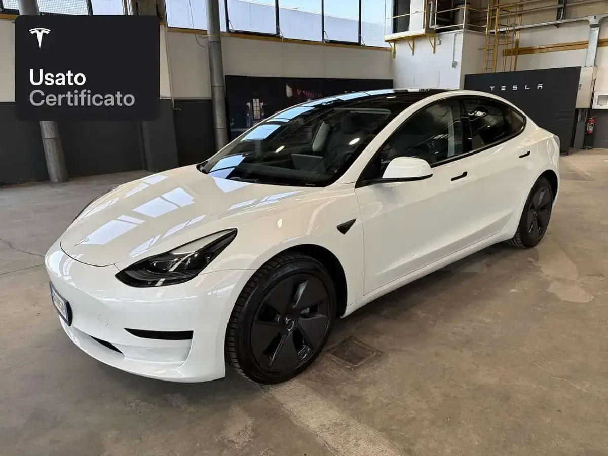Usata Tesla Model 3 RWD 283 kW (385 CV) 2023 Pearl white multicoat Berlina